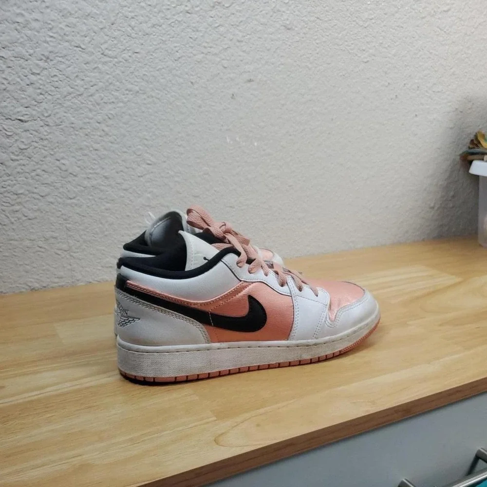 Air Jordan 1 Low GS Light Madder Root Pink White Black Size 5.5Y